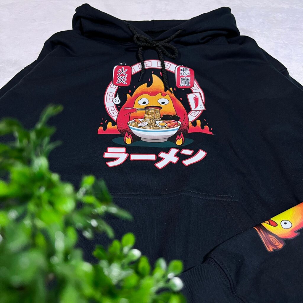 Calcifer ramen | Hoddie negro | Ghibli - Imagen 3