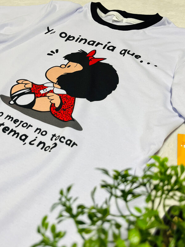 Yo opinaría que... | Camiseta borde negro | Snoopy & Mafalda