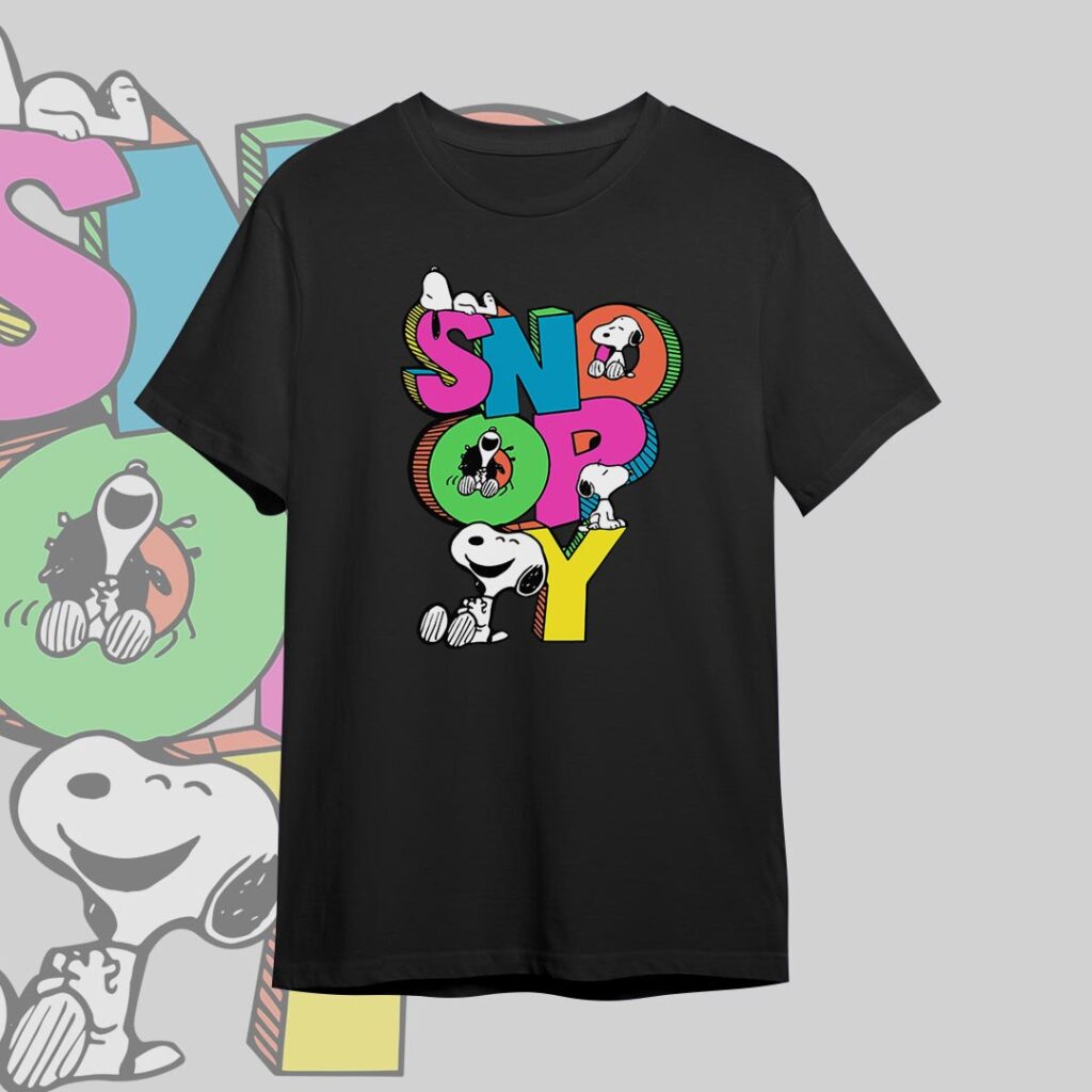 Snoopy colors | Camiseta negra | Snoopy & Mafalda
